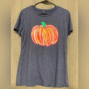 🎃🍂🍁Cute Pumpkin Shirt, Size M.